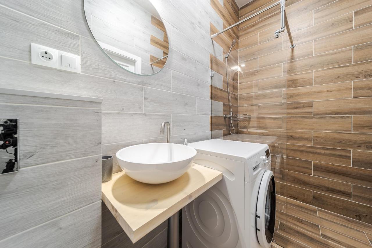Inshiapartments On Popovycha Str 2 Lviv Ngoại thất bức ảnh